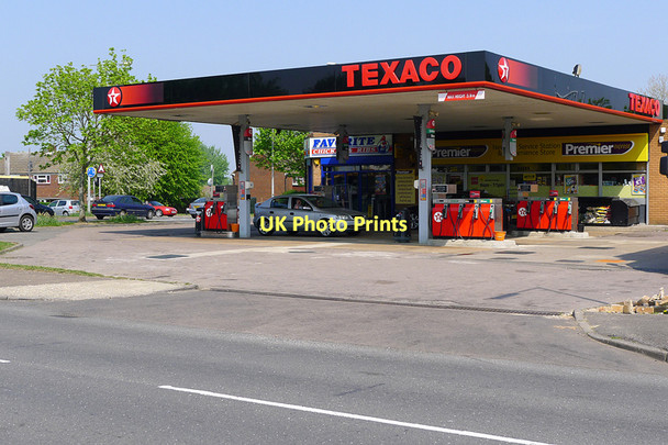 Photo 6"x4" Premier Garage, Bletchley Bletchley\/SP8634 c2011