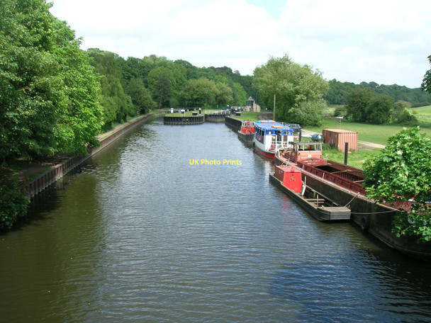 Photo 6"x4" River Don looking east towards the lock, Sprotbrough Sprotbrough c2011