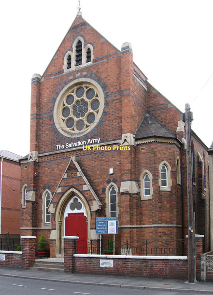 Photo 6"x4" Burton-on-Trent - Salvation Army Building Burton upon Trent c2011