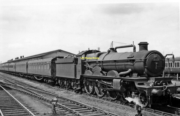 Photo 6"x4" Cross-country express at Reading in 1949 Reading c1949