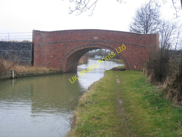 Photo 6"x4" Bridge 143 on the Oxford Canal Claydon\/SP4550 c2006