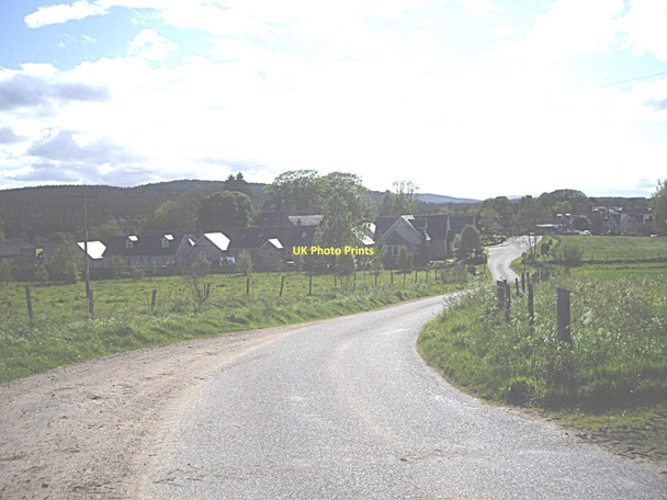 Photo 6"x4" Approach to Kincardine O'Neil Kincardine O'Neil c2011