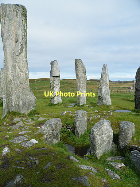 Photo 6"x4" The Chambered Cairn at Calanais Calanais c2011