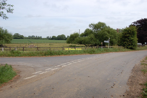 Photo 6"x4" Junction near Hook House Brookland\/TQ9825 c2011