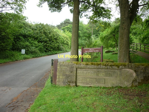 Photo 6"x4" The entrance to Heatherdene car park Ashopton c2011