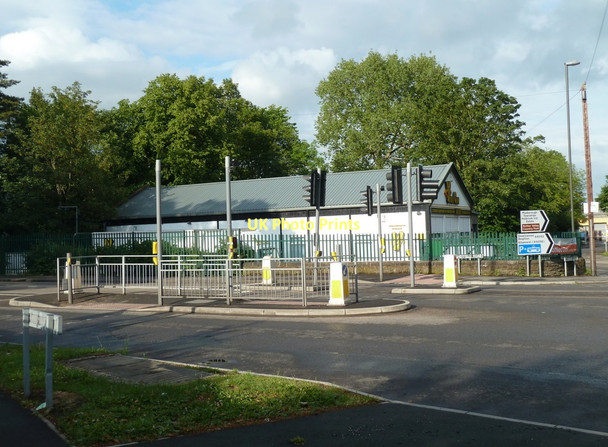 Photo 6"x4" Business premises by a busy road junction Eckington\/SK4279 c2011