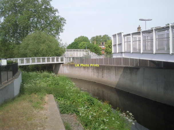 Photo 6"x4" River Ravensbourne approaching Brookmill Park Deptford\/TQ3677 c2011
