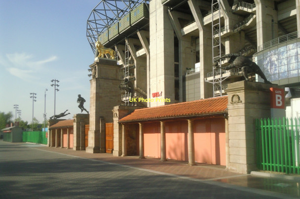 Photo 6"x4" West entrance to Twickenham Isleworth c2011