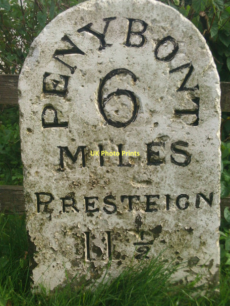 Photo 6"x4" Milepost, Llanfihangel Llanfihangel-nant-Melan c2011