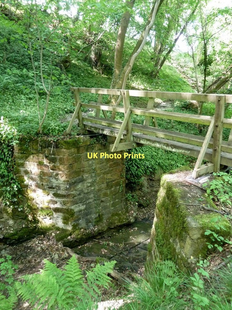Photo 6"x4" Footbridge on path between Moorhall and Barlow Grange Moorhall\/SK3074 c2011