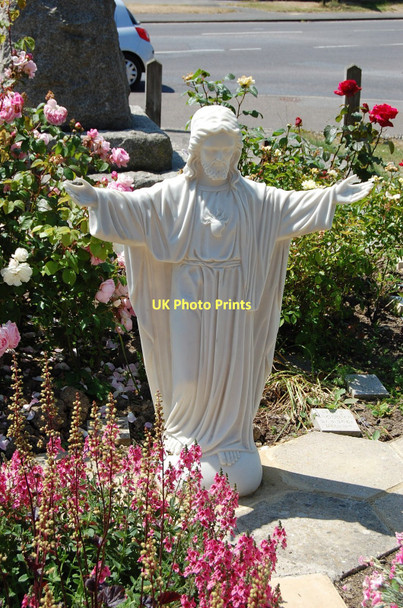 Photo 6"x4" Statue of Jesus outside St Lukes Church Stone Cross\/TQ6104 c2011