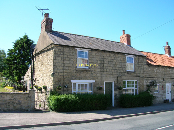 Photo 6"x4" Cottage, Amotherby Amotherby c2011