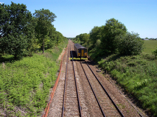 Photo 6"x4" Wigan bound train approaches Jack's Lane bridge Hindley\/SD6204 c2011