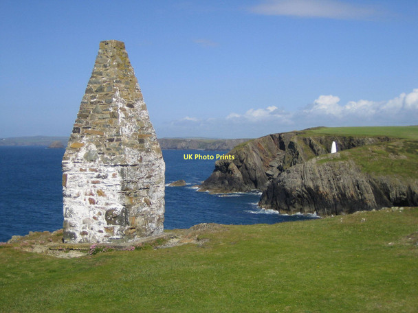 Photo 6"x4" Navigation aids, Porthgain Porthgain c2011