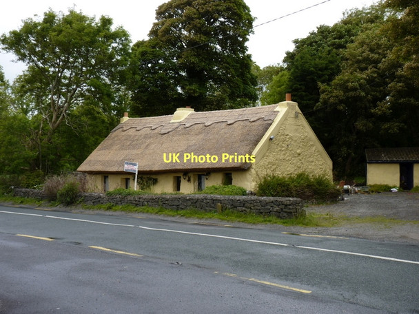 Photo 6"x4" Thatched Cottage near Oughterad Oughterard c2011
