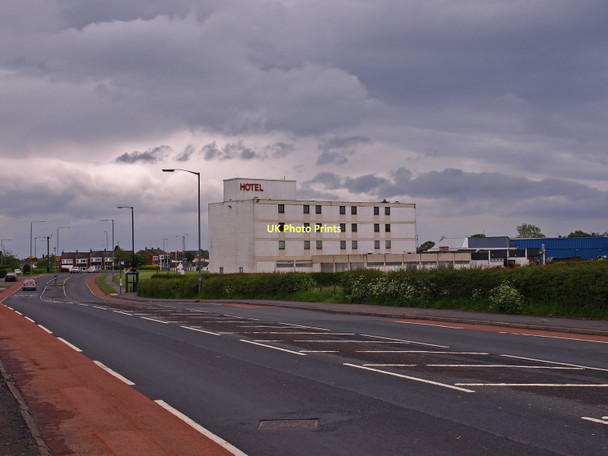 Photo 6"x4" Disused Hotel, Kilmarnock Beansburn c2011