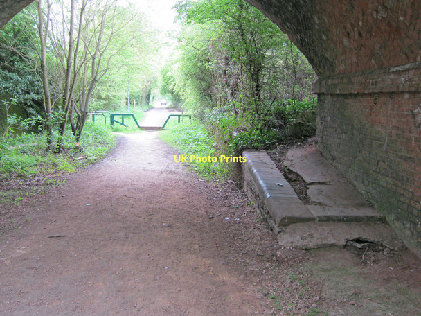 Photo 6"x4" End of the platform at Kirklington Station Kirklington\/SK6757 c2010
