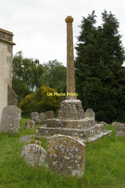 Photo 6"x4" St John the Baptist, Inglesham: preaching cross in churchyard Lechlade on Thames c2011