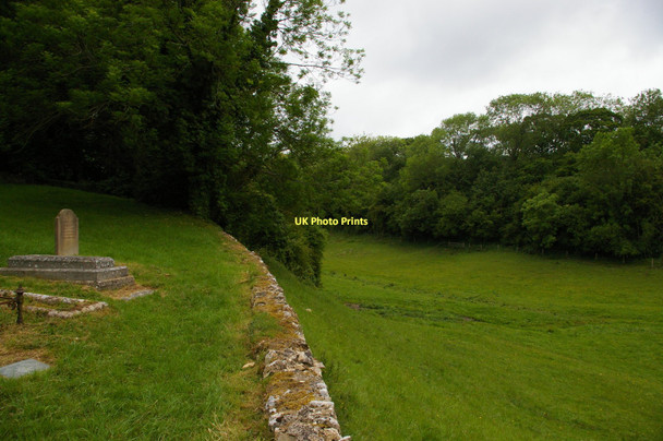 Photo 6"x4" Duntisbourne Rous: looking up the valley from the bottom of the churchyard Duntisbourne Rouse c2011