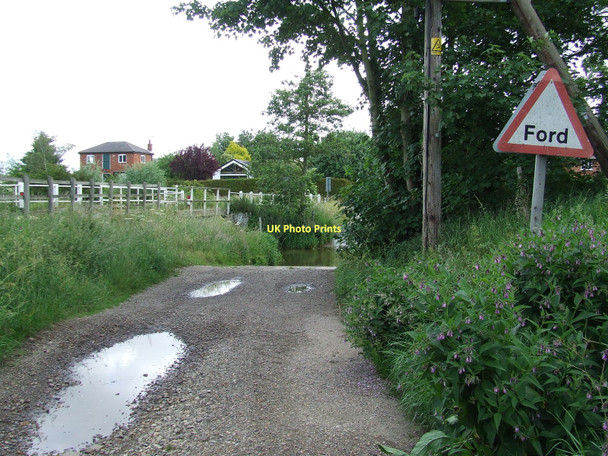 Photo 6"x4" Ford Ahead Great Wratting c2011