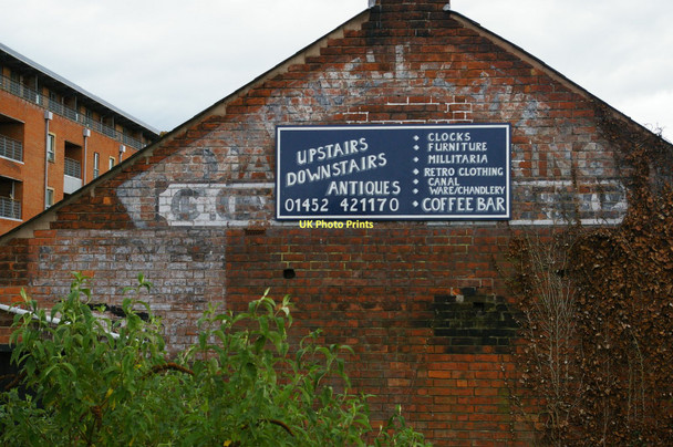 Photo 6"x4" Gloucester: converted warehouse by the Severn Gloucester c2011