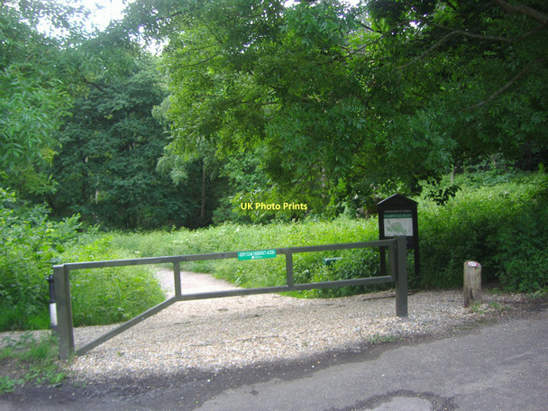 Photo 6"x4" Entrance to Hampstead Heath, Spaniards End Hampstead\/TQ2685 c2008