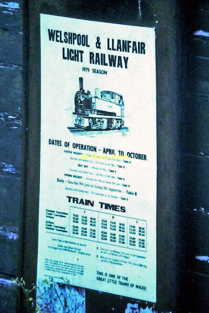 Photo 6"x4" Welshpool & Llanfair Light Railway - 1979 Castle Caereinion c1979