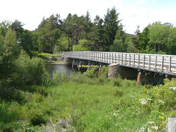 Photo 6"x4" Kincraig Bridge Kincraig\/NH8305 c2011