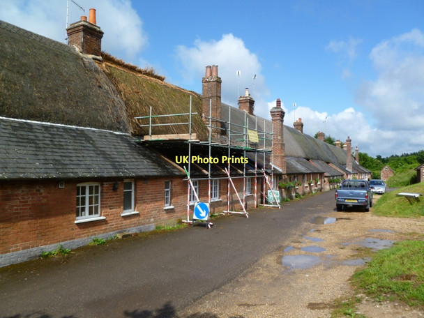 Photo 6"x4" Manswood, The Buildings Manswood c2011