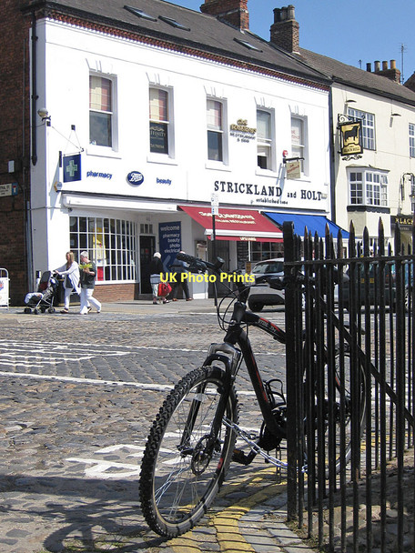 Photo 6"x4" Strickland and Holt, Yarm Yarm c2011