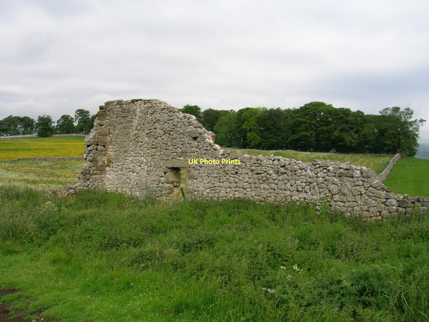 Photo 6"x4" Ruined farm building, Thorpe Lane Linton\/SD9962 c2011