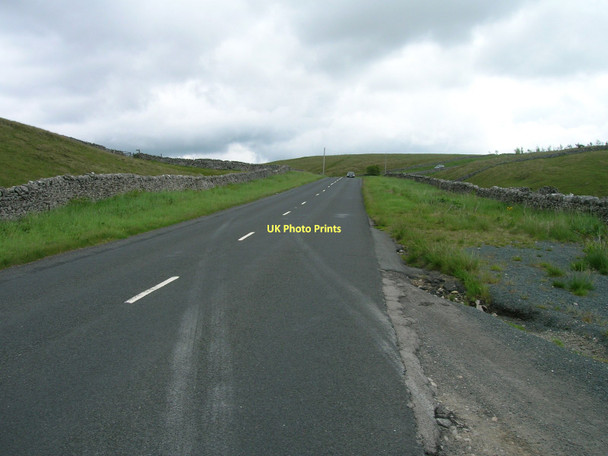 Photo 6"x4" B6265 towards Pateley Bridge Keld Houses c2011