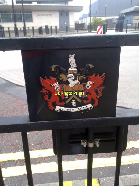 Photo 6"x4" Coat of Arms of Oldham Metropolitan Borough Council Oldham c2011