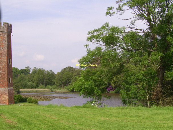 Photo 6"x4" The Moat, Herstmonceux Castle Golden Cross\/TQ6310 c2007