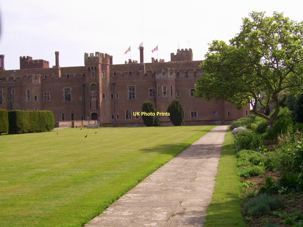 Photo 6"x4" Herstmonceux Castle Golden Cross\/TQ6310 c2007