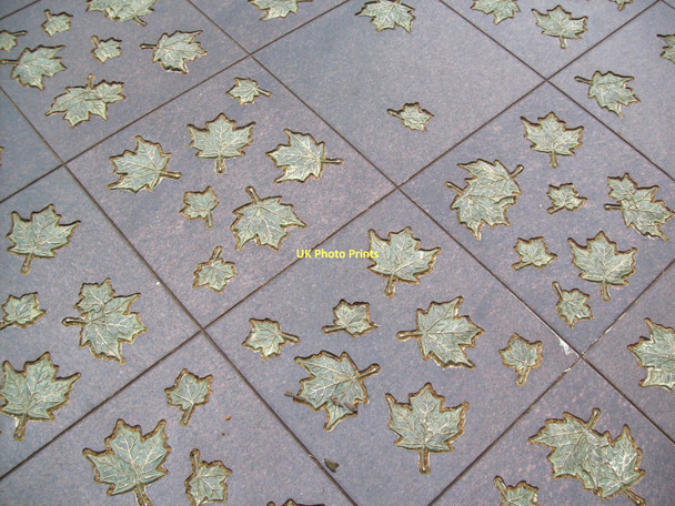 Photo 6"x4" Maple leaf patterns, Canada Memorial, Green Park, London Westminster c2011