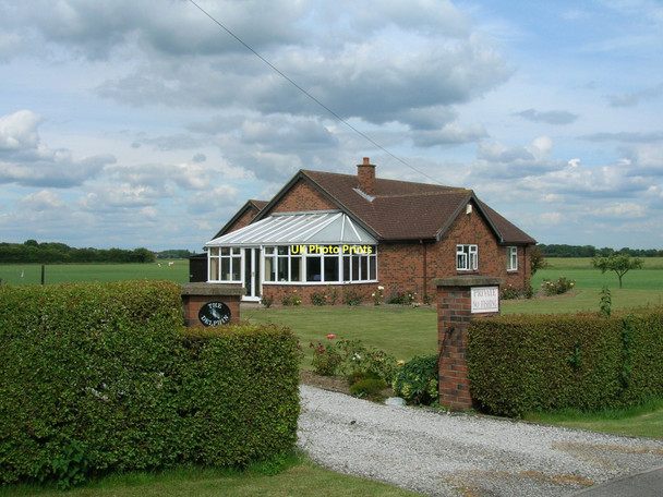 Photo 6"x4" Bungalow on Balne Moor Road Balne c2011
