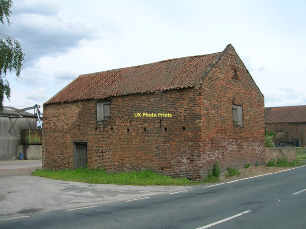 Photo 6"x4" Farm building, East Farm Great Heck c2011