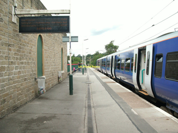 Photo 6"x4" Glossop station platform Glossop c2011