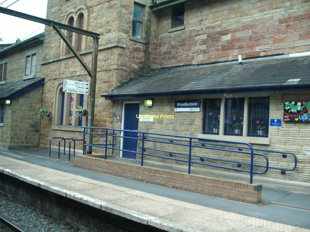 Photo 6"x4" Broadbottom Station Broadbottom c2011