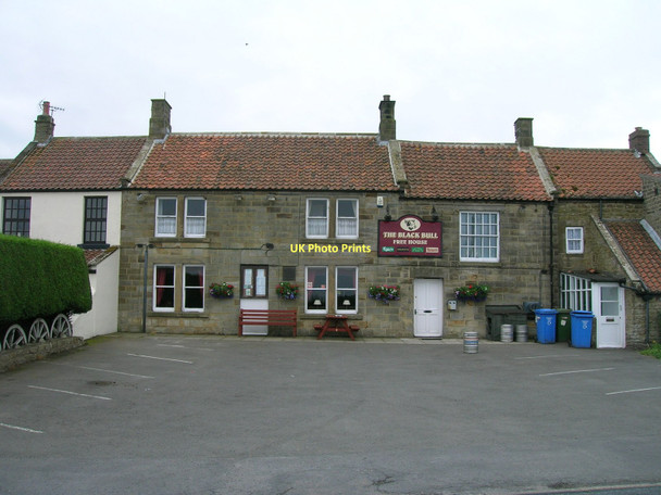 Photo 6"x4" The Black Bull, Ugthorpe Ugthorpe c2011