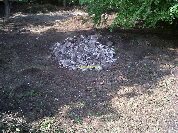 Photo 6"x4" Just a pile of stones? River Bank c2011