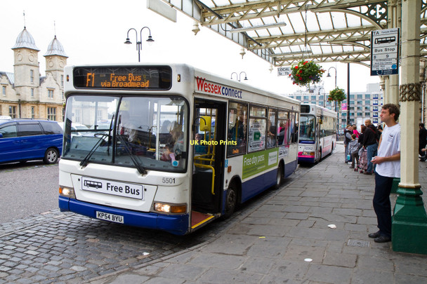 Photo 6"x4" Bus Stands, Bristol Temple Meads Barton Hill\/ST6072 c2011