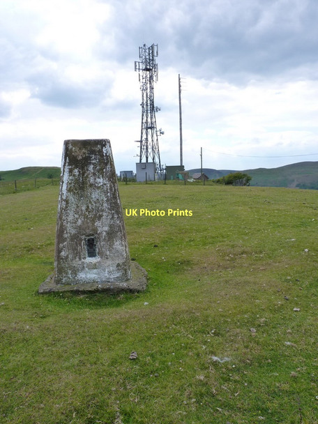 Photo 6"x4" Hazler Hill trig point & mast Chelmick c2011