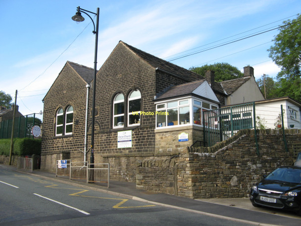 Photo 6"x4" Christ Church Primary School, Delph Road Denshaw c2011