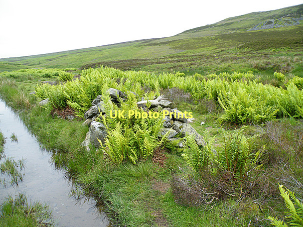 Photo 6"x4" A Curious Structure Glen Shee c2011