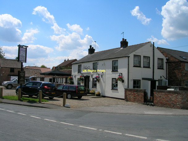 Photo 6"x4" New Inn, Tholthorpe Tholthorpe c2011
