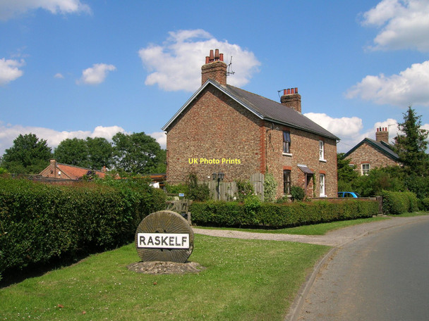 Photo 6"x4" Cottage, Raskelf Raskelf c2011
