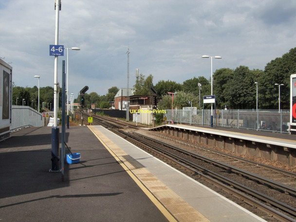 Photo 6"x4" Winchester Station looking North Winchester c2011