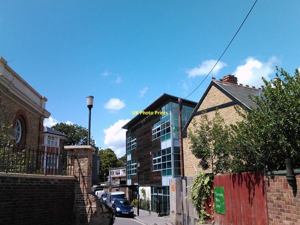 Photo 6"x4" Modern flats in Isleworth Isleworth c2011